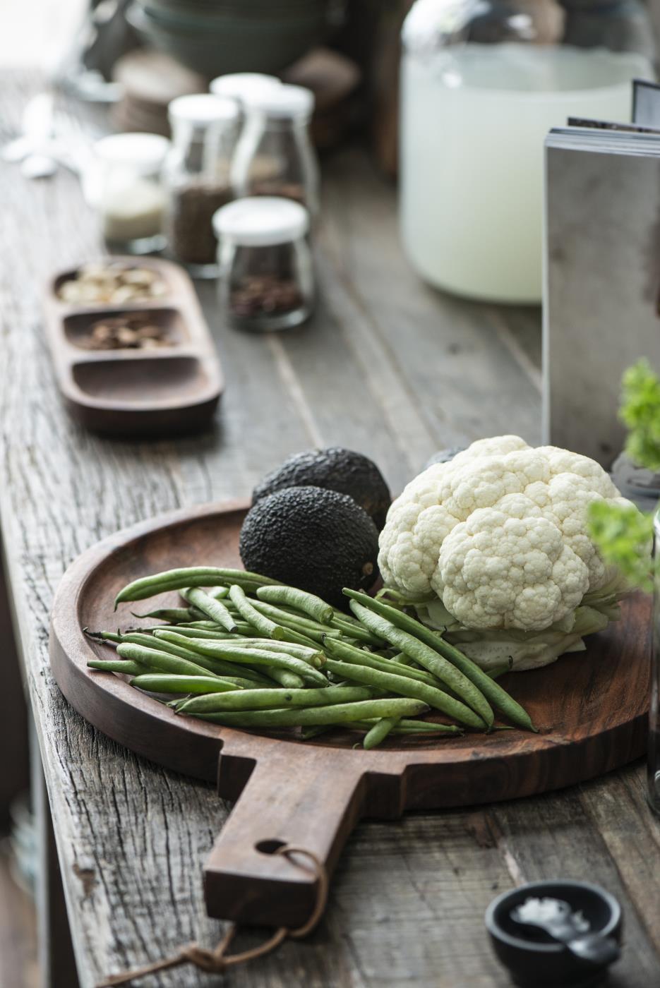 TÁBUA DE TAPAS COM ASA EM MADEIRA DE ACÁCIA